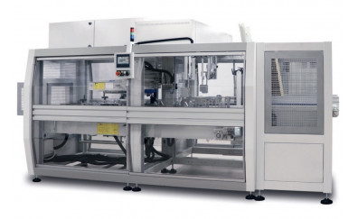 Automatic wrap-around case packer